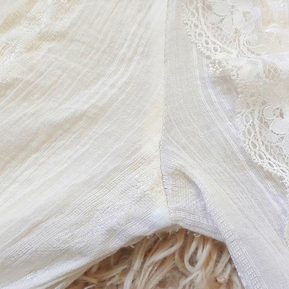 Majorelle Lace Flare Sleeve Blouse - Picture 10 of 11